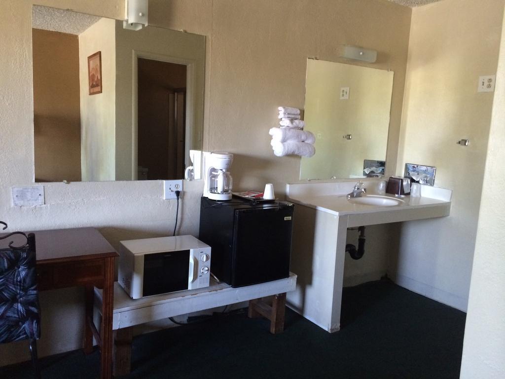 Sanger Townhouse Motel الغرفة الصورة